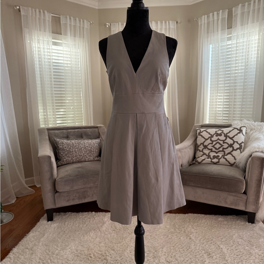 Banana Republic leather lamb skin halter dress fully lined size 6 with pockets 🩵